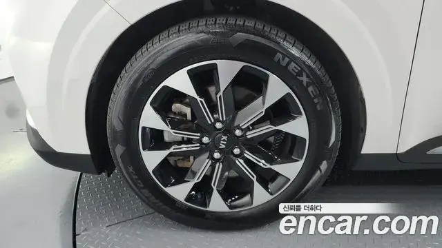 Kia Carnival 2020 — ფოტო 8/20