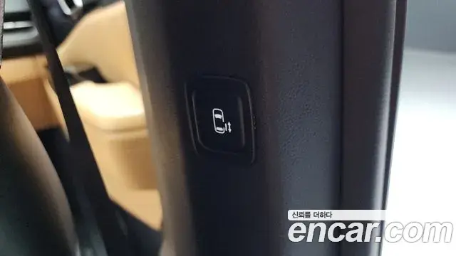 Kia Carnival 2020 — ფოტო 9/20