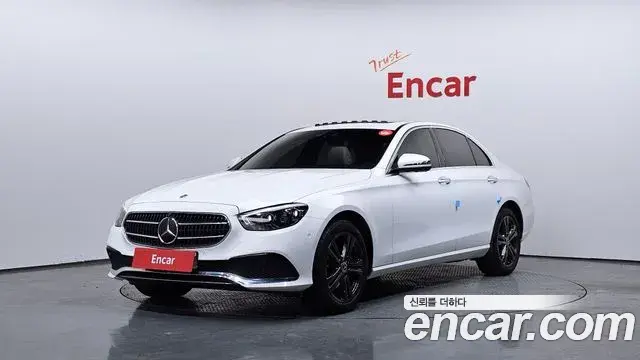Mercedes-Benz E-Class 2021 — ფოტო 13/20