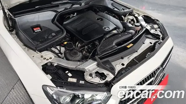 Mercedes-Benz E-Class 2021 — ფოტო 1/20
