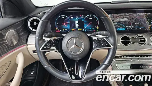Mercedes-Benz E-Class 2021 — ფოტო 15/20