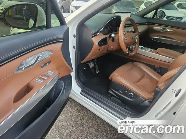 Genesis GV70 2021 — Şəkil 2/20