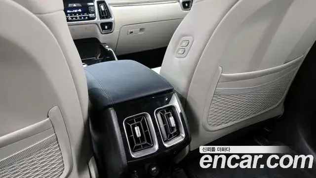 Kia Sorento 2022 — Şəkil 16/20