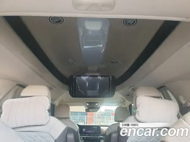 Kia Carnival 2023 — Фото 16/20