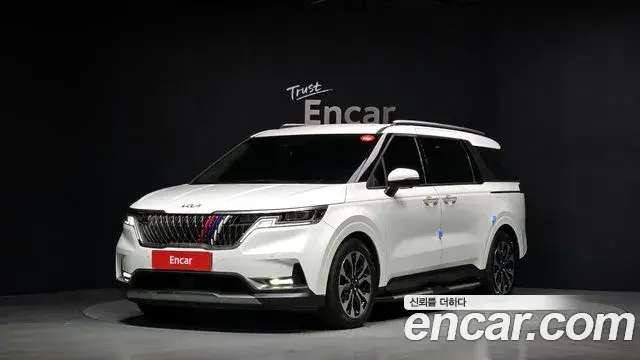 Kia Carnival 2021 — Фото 1/20