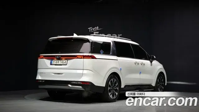 Kia Carnival 2021 — Фото 2/20