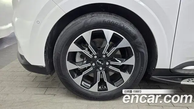 Kia Carnival 2021 — Фото 5/20