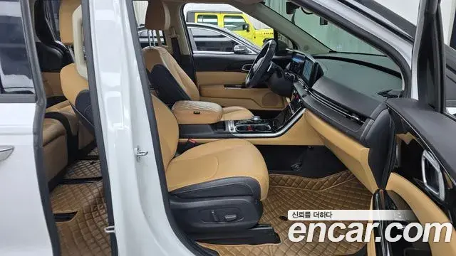 Kia Carnival 2021 — Фото 11/20