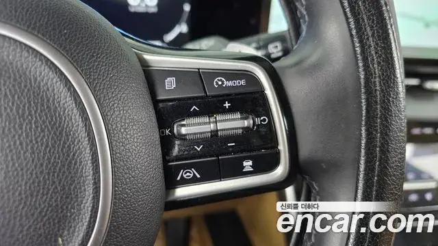 Kia Carnival 2021 — Фото 18/20
