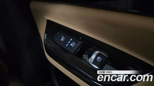 Kia Carnival 2021 — Фото 19/20