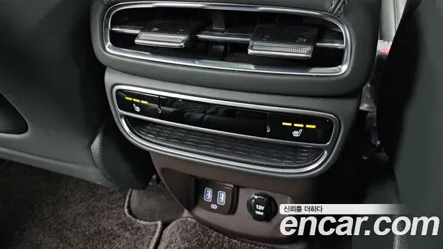 Genesis GV80 2020 — Photo 8/20