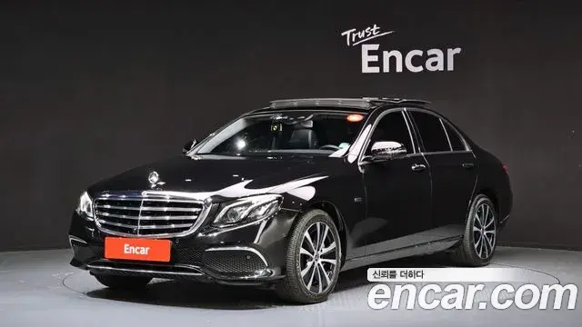 Mercedes-Benz E-Class 2019 — Фото 10/20