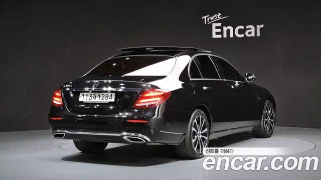 Mercedes-Benz E-Class 2019 — Фото 1/20