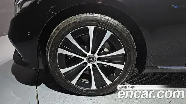 Mercedes-Benz E-Class 2019 — Фото 4/20