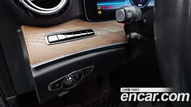 Mercedes-Benz E-Class 2019 — Фото 14/20