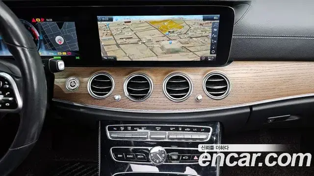 Mercedes-Benz E-Class 2019 — Фото 15/20
