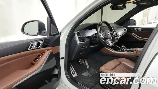 BMW X5 2021 — Photo 11/20