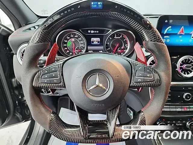 Mercedes-Benz GLA-Class 2018 — Photo 6/19