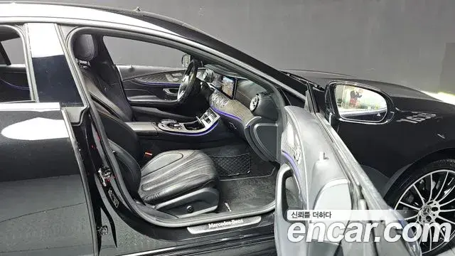 Mercedes-Benz CLS-Class 2020 — Photo 2/20