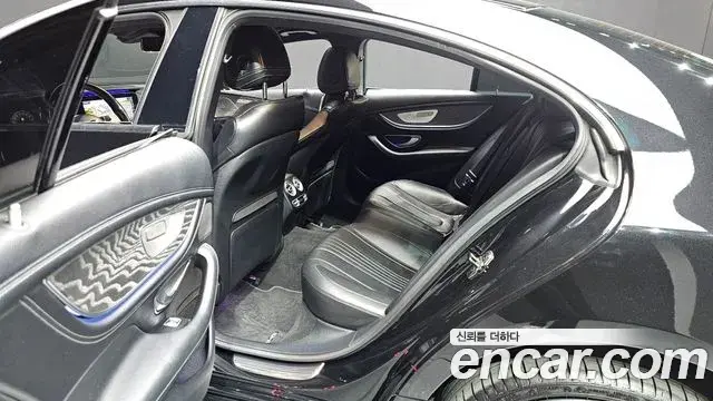 Mercedes-Benz CLS-Class 2020 — Photo 13/20
