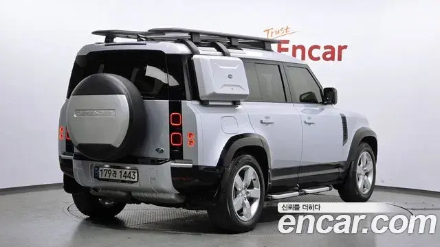 Land Rover Defender 2022 — ფოტო 16/20