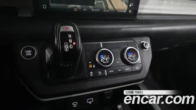 Land Rover Defender 2022 — ფოტო 13/20