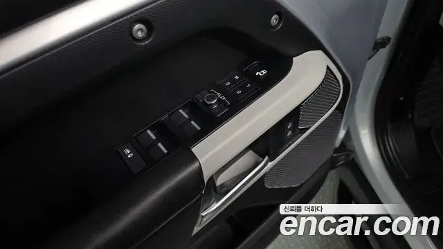 Land Rover Defender 2022 — ფოტო 8/20
