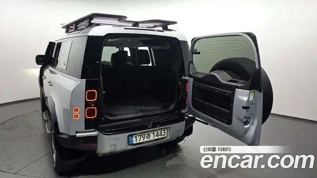 Land Rover Defender 2022 — ფოტო 15/20