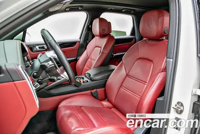 Porsche Cayenne 2020 — Photo 20/20