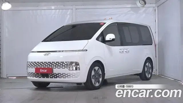 Hyundai Staria 2021 — Photo 1/20