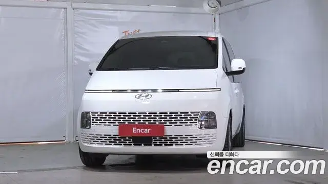 Hyundai Staria 2021 — Photo 12/20