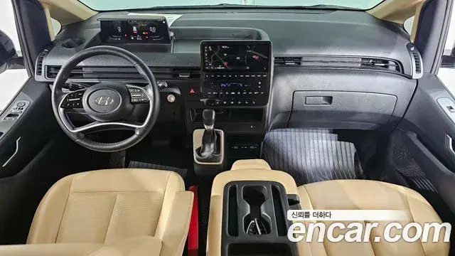 Hyundai Staria 2021 — Photo 8/20