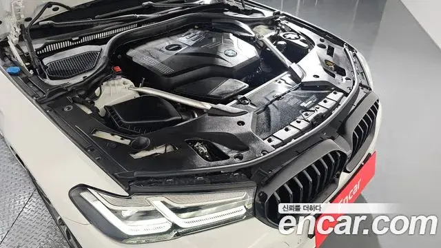 BMW 5 Series 2021 — Photo 17/20