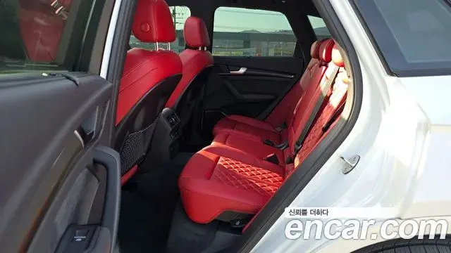 Audi SQ5 2022 — ფოტო 13/20