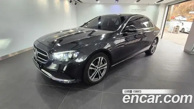 Mercedes-Benz E-Class 2022 — ფოტო 5/17