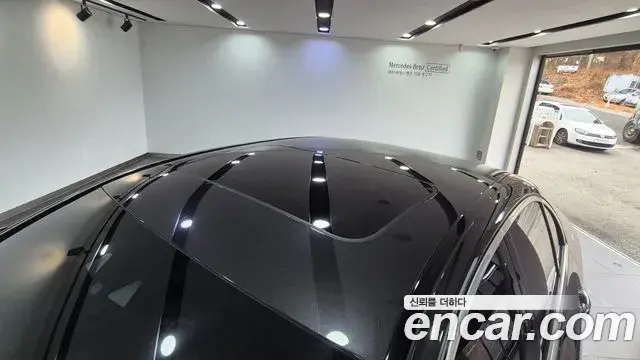Mercedes-Benz E-Class 2022 — ფოტო 14/17