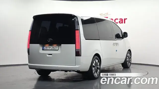 Hyundai Staria 2021 — ფოტო 12/20