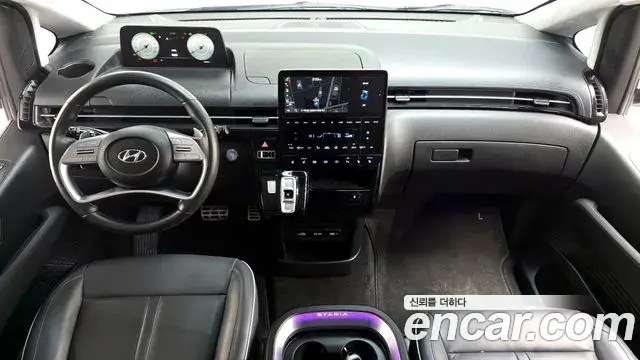 Hyundai Staria 2021 — ფოტო 2/20