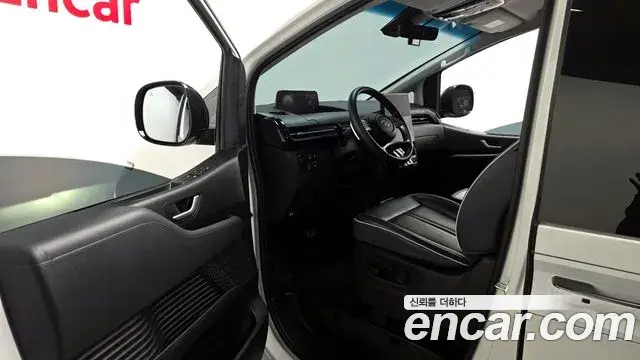 Hyundai Staria 2021 — ფოტო 9/20