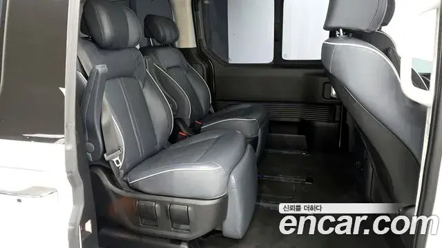 Hyundai Staria 2021 — ფოტო 19/20