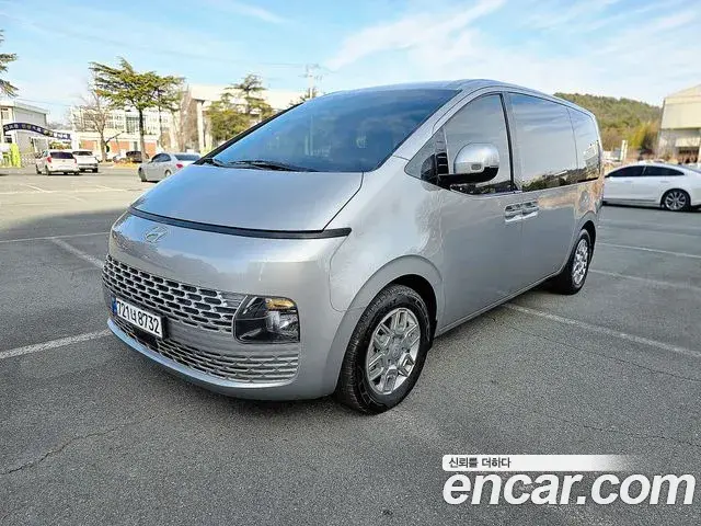 Hyundai Staria 2023 — Şəkil 1/20
