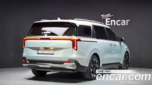 Kia Carnival 2023 — Şəkil 16/20