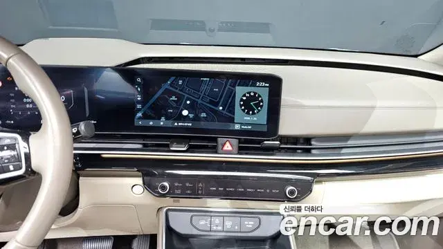 Kia Carnival 2023 — Şəkil 19/20
