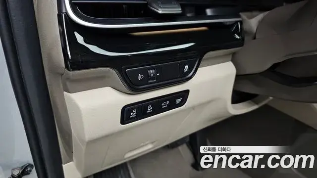 Kia Carnival 2023 — Şəkil 15/20