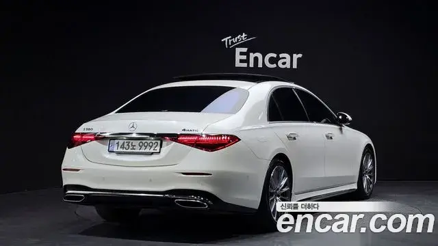 Mercedes-Benz S-Class 2022 — Photo 8/20