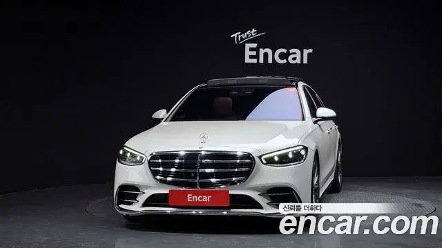 Mercedes-Benz S-Class 2022 — Photo 18/20