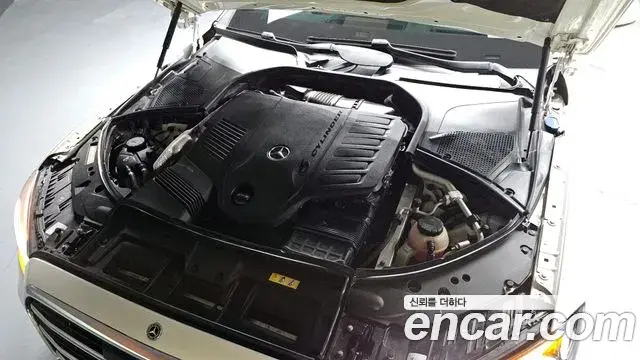 Mercedes-Benz S-Class 2022 — Photo 2/20