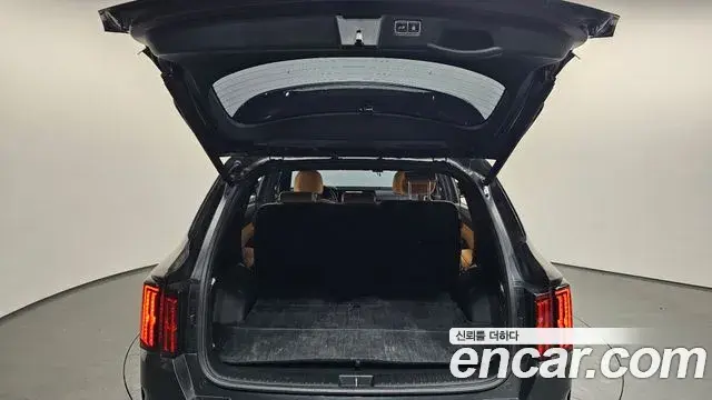 Kia Sorento 2023 — Photo 7/20