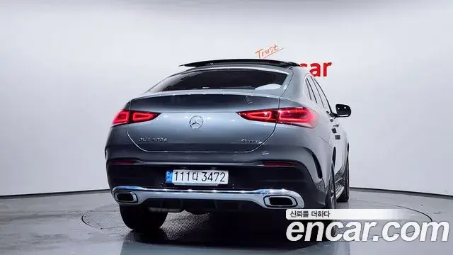 Mercedes-Benz GLE-Class 2021 — ფოტო 8/20