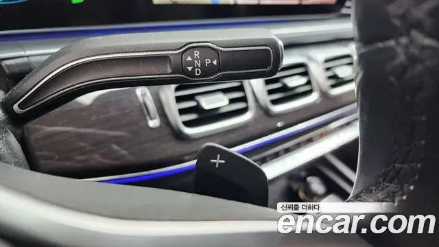 Mercedes-Benz GLE-Class 2021 — ფოტო 17/20